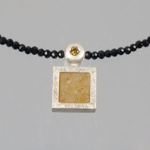 Spinellkette mit Anhänger cognac Brillant 0,03 ct