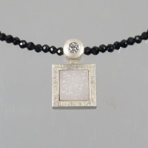 Spinellkette mit Anhänger weißer Brillant 0,03 ct