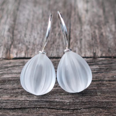 Silber Ohrhänger Bergkristall matte gravierte Tropfen 12 x 10 mm