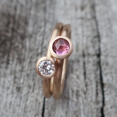 2 Stapelringe 585 Roségold mit 0,20 ct lupenrein  u. rosa Turmalin
